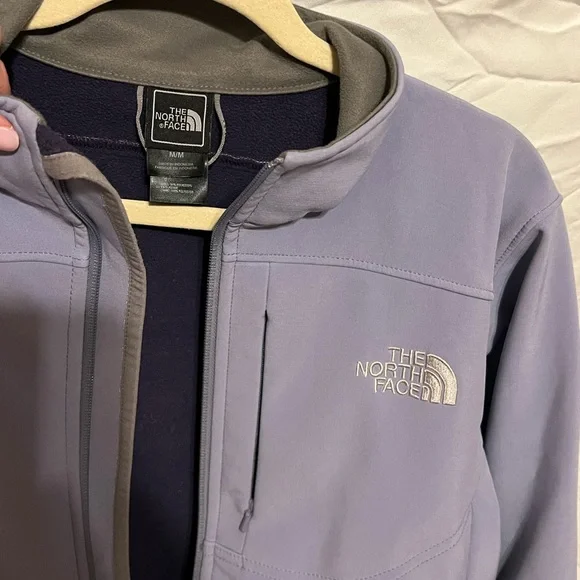 SOLD Women’s The North Face Apex Bionic Soft Shell Jacket - Picture 2 of 10